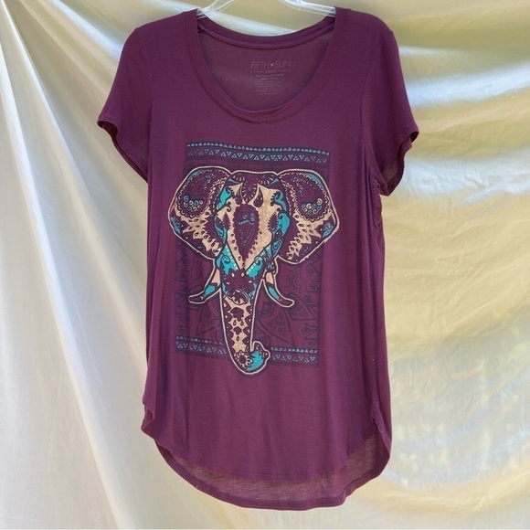 Fifth Sun Maroon Elephant T-Shirt, Size XS - Picture 1 of 5